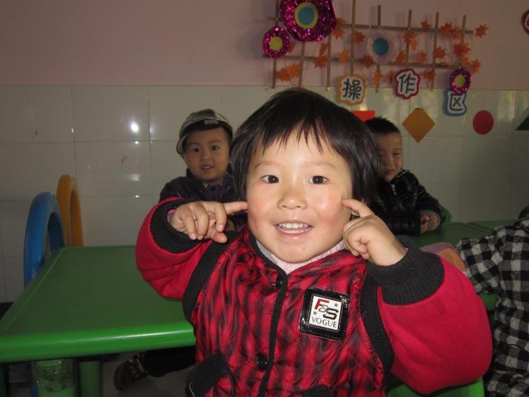 我们可爱的笑脸-新郑迪士尼蒙特梭利幼儿园_皮皮网 我们可爱的笑脸-新郑迪士尼蒙特梭利幼儿园